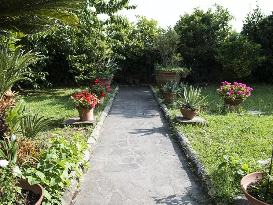 Immagine 32 di Villa in vendita  a Milano