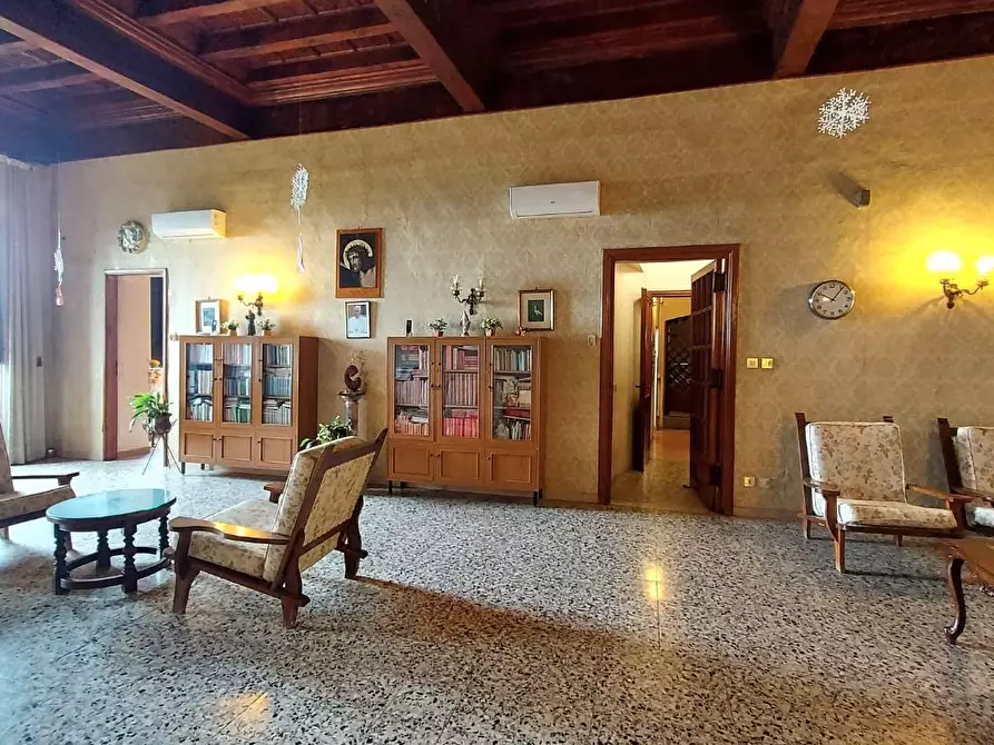 Immagine 40 di Villa in vendita  a Milano