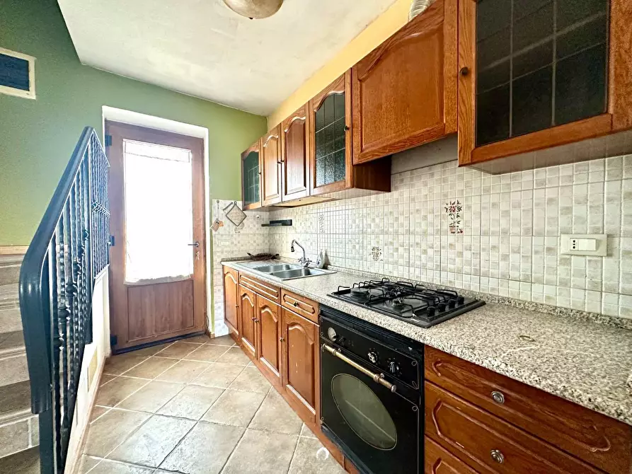 Immagine 5 di Appartamento in vendita  a Lucca