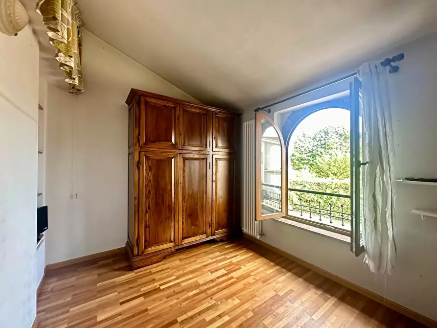 Immagine 7 di Appartamento in vendita  a Lucca