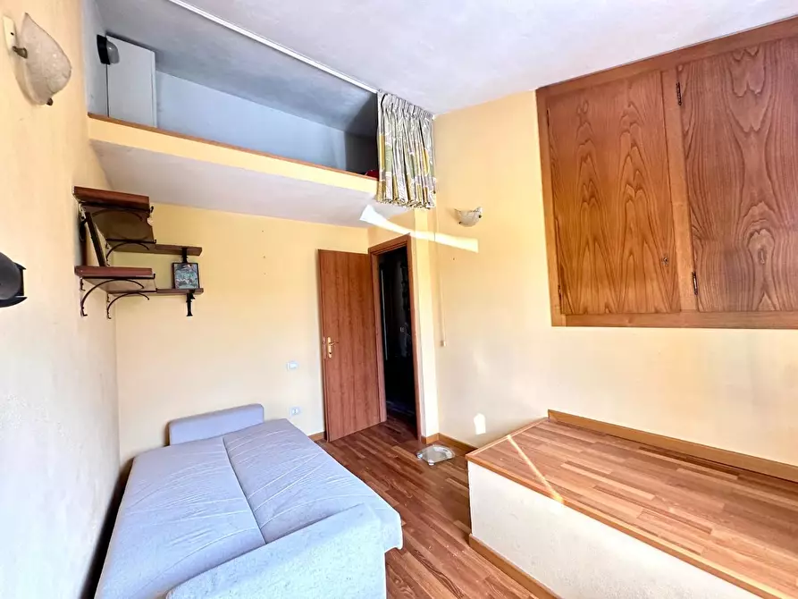 Immagine 11 di Appartamento in vendita  a Lucca