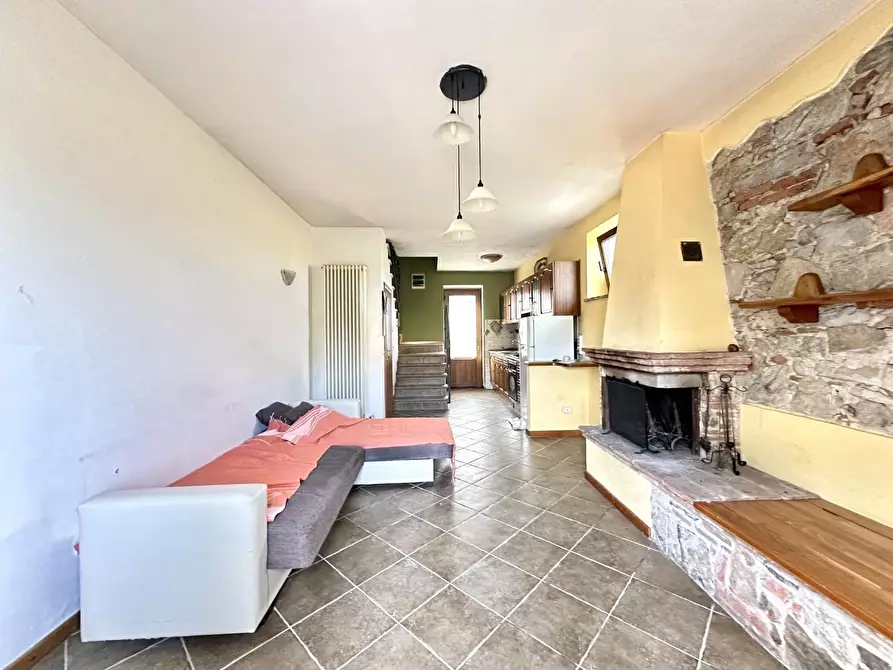 Immagine 2 di Appartamento in vendita  a Lucca