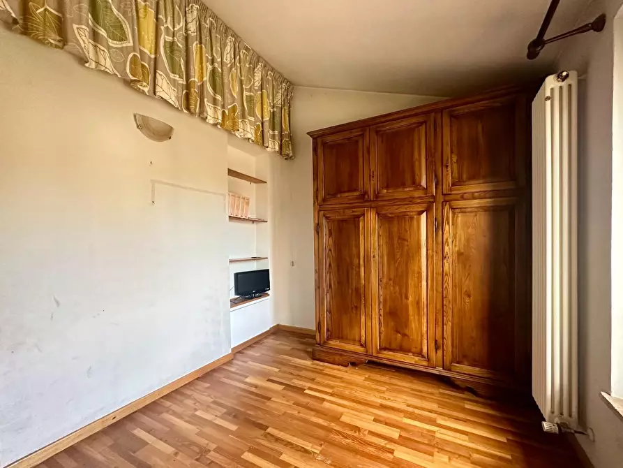 Immagine 8 di Appartamento in vendita  a Lucca