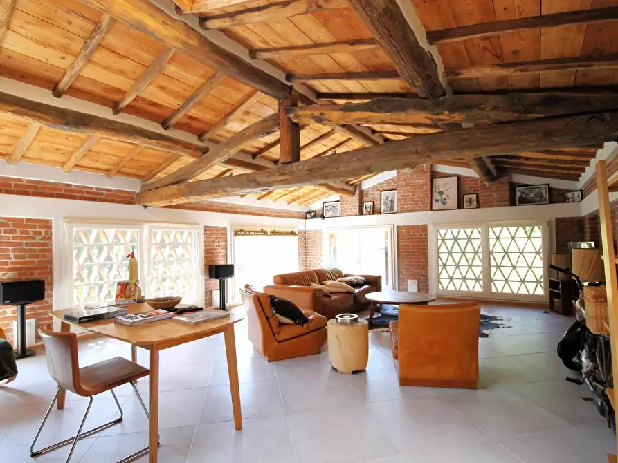 Immagine 32 di Rustico / casale in vendita  a Capannori