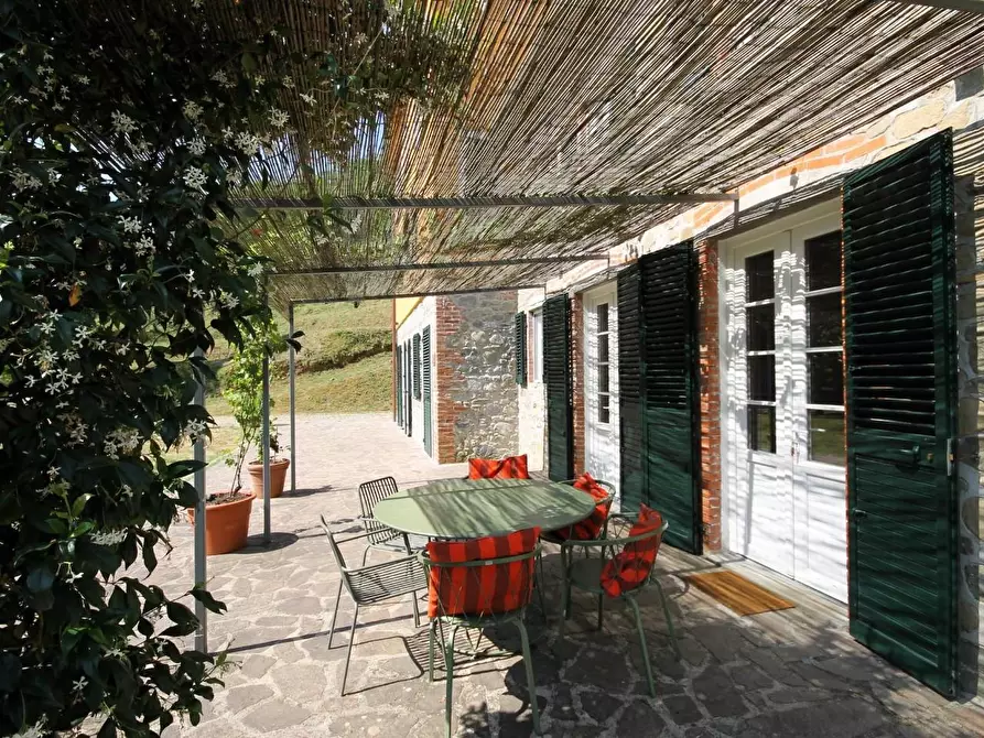 Immagine 9 di Rustico / casale in vendita  a Capannori