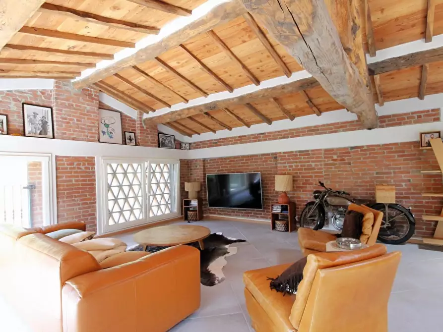 Immagine 33 di Rustico / casale in vendita  a Capannori