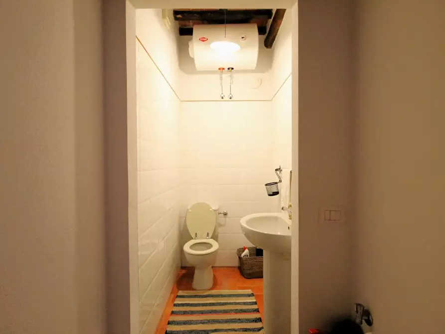 Immagine 20 di Rustico / casale in vendita  a Capannori