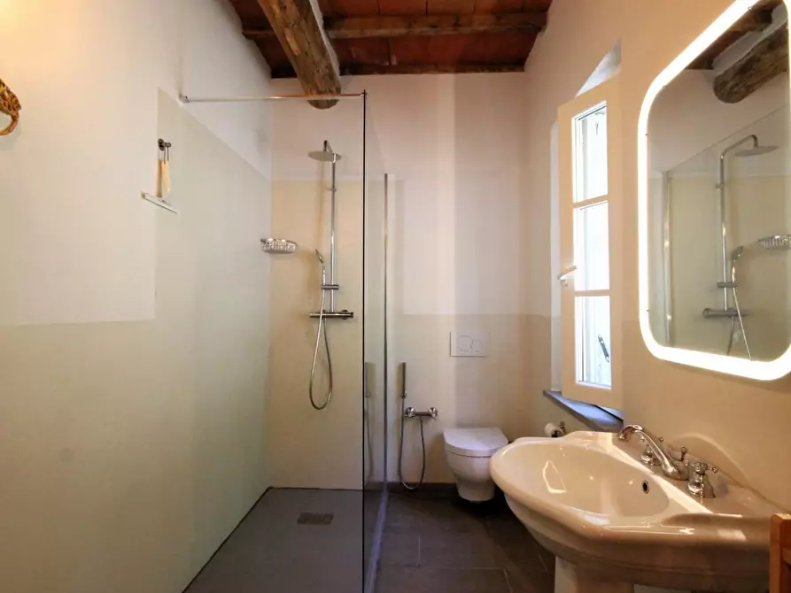 Immagine 24 di Rustico / casale in vendita  a Capannori