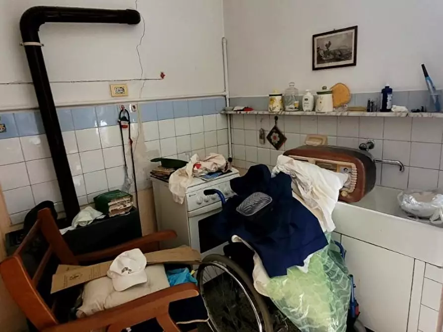 Immagine 3 di Villa in vendita  a Vecchiano