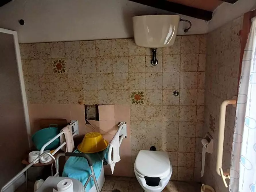 Immagine 8 di Villa in vendita  a Vecchiano