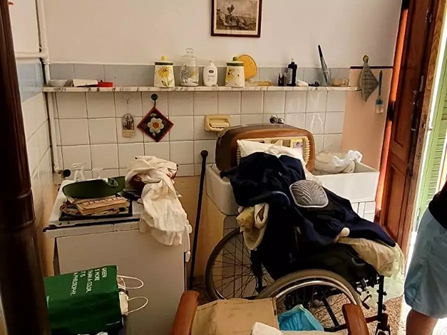 Immagine 7 di Villa in vendita  a Vecchiano