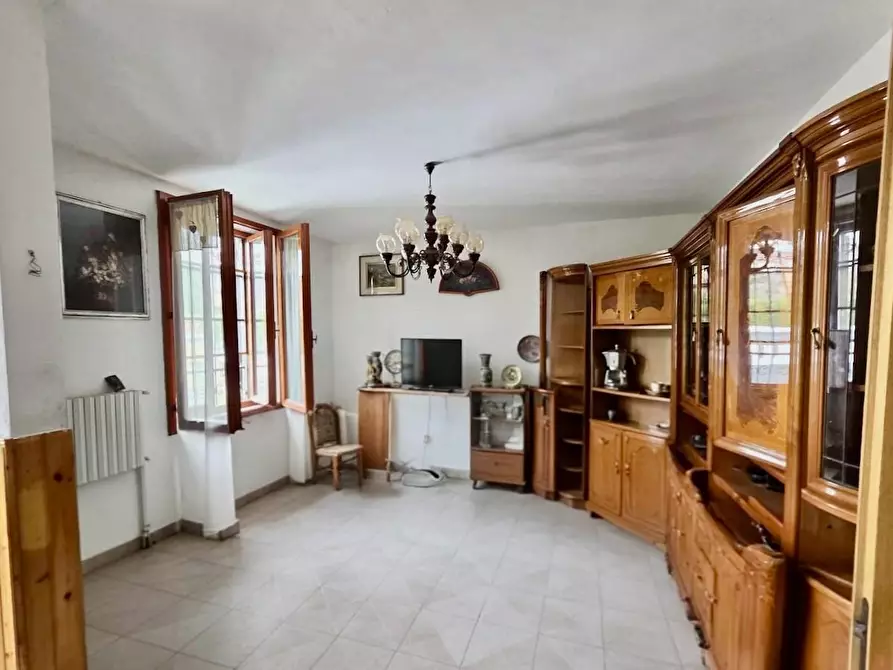 Immagine 4 di Villa in vendita  a Pisa
