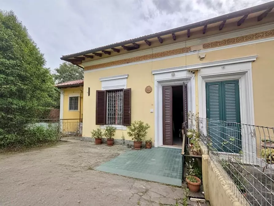 Immagine 1 di Villa in vendita  a Pisa
