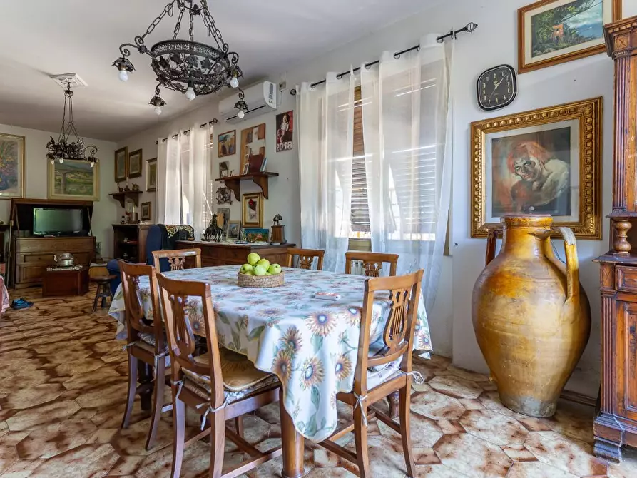 Immagine 21 di Villetta a schiera in vendita  a Lastra A Signa