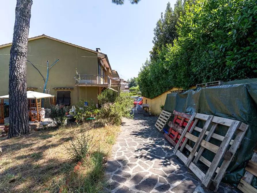 Immagine 7 di Villetta a schiera in vendita  a Lastra A Signa