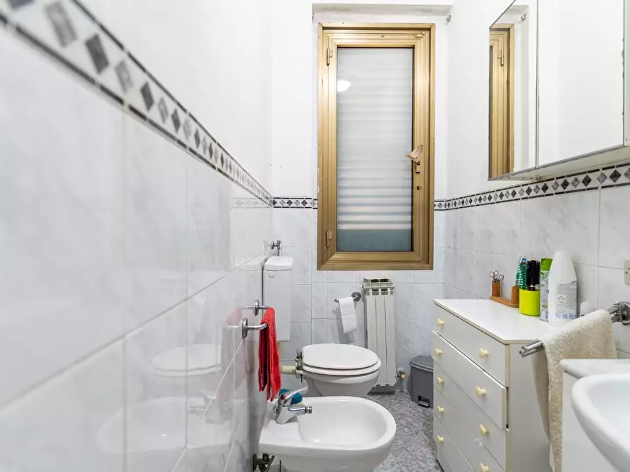 Immagine 33 di Villetta a schiera in vendita  a Lastra A Signa