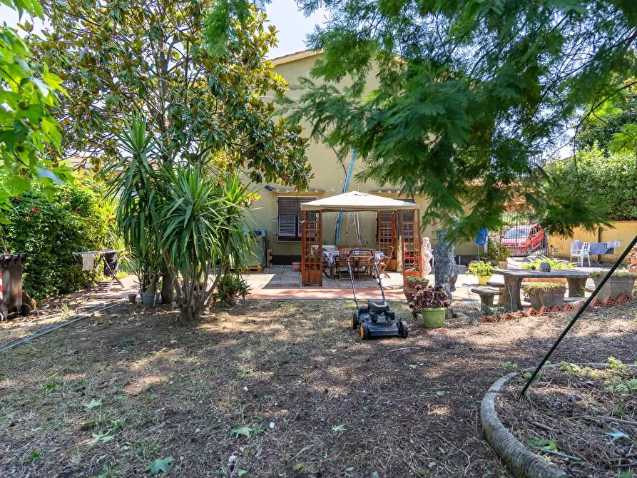 Immagine 8 di Villetta a schiera in vendita  a Lastra A Signa