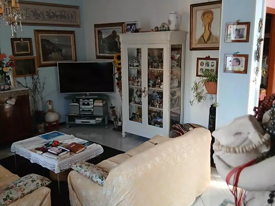 Immagine 8 di Casa trifamiliare in vendita  a Massa