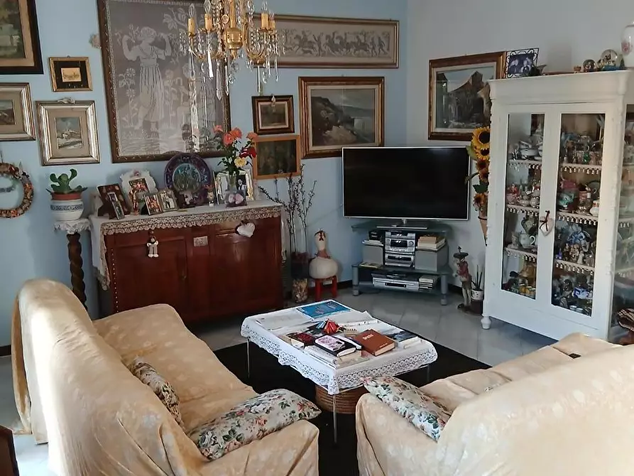 Immagine 6 di Casa trifamiliare in vendita  a Massa