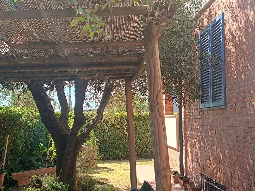 Immagine 18 di Casa indipendente in vendita  a Cascina