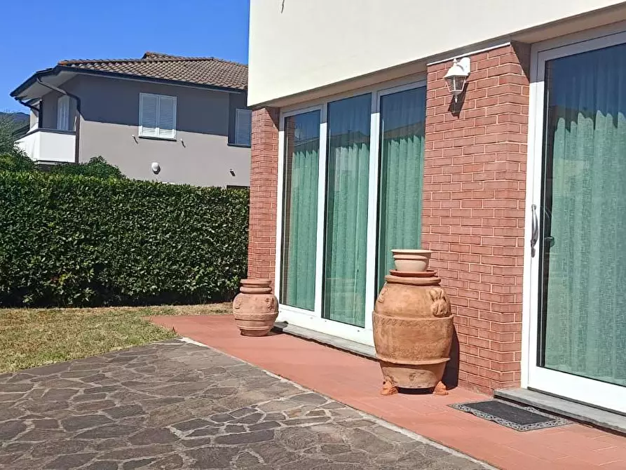 Immagine 2 di Casa indipendente in vendita  a Cascina