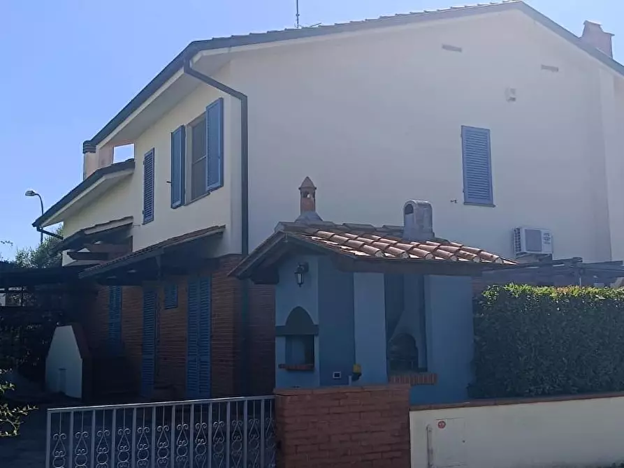 Immagine 12 di Casa indipendente in vendita  a Cascina