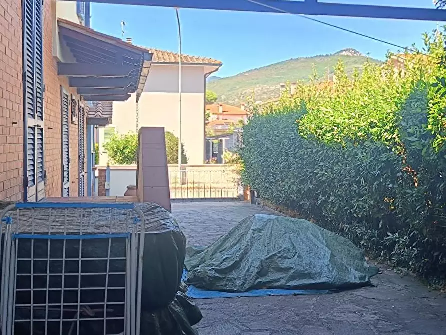Immagine 15 di Casa indipendente in vendita  a Cascina