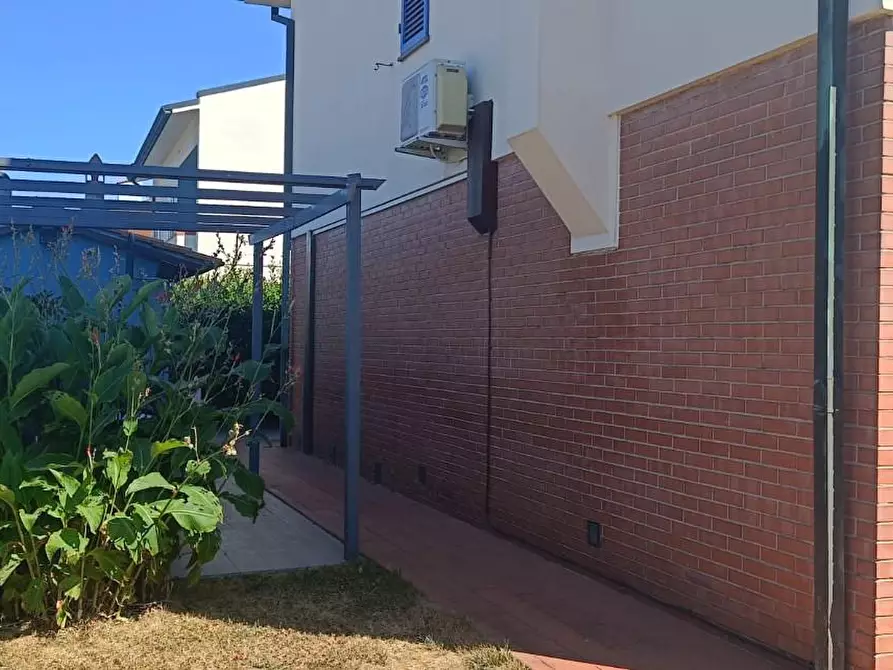 Immagine 8 di Casa indipendente in vendita  a Cascina