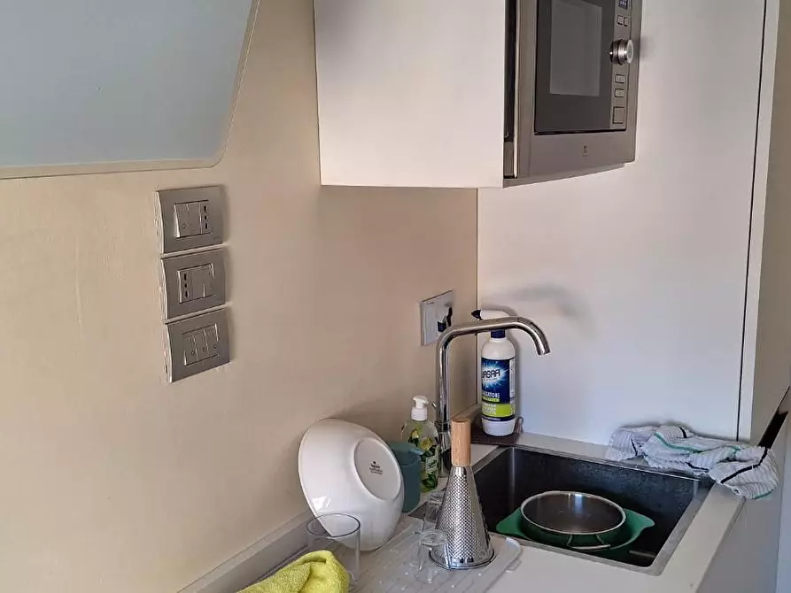 Immagine 13 di Appartamento in affitto  a Livorno