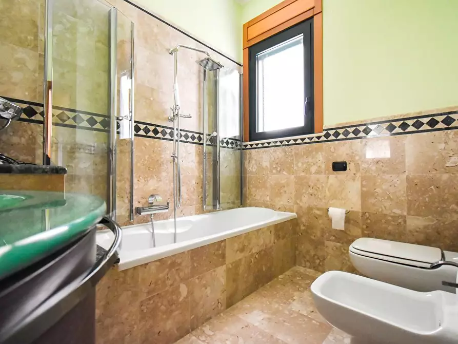 Immagine 39 di Casa indipendente in vendita  a Trepuzzi