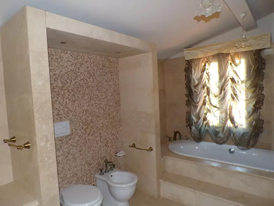 Immagine 8 di Appartamento in vendita  a Cascina