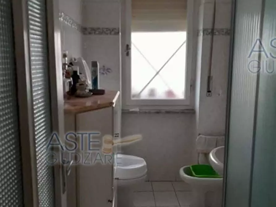 Immagine 8 di Appartamento in vendita  a Livorno