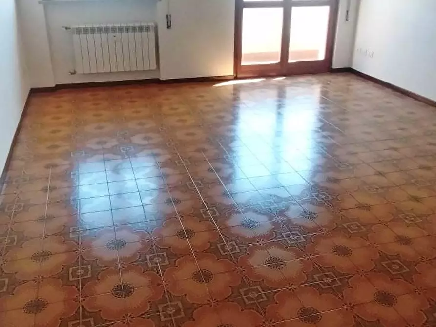 Immagine 2 di Appartamento in vendita  a Carrara