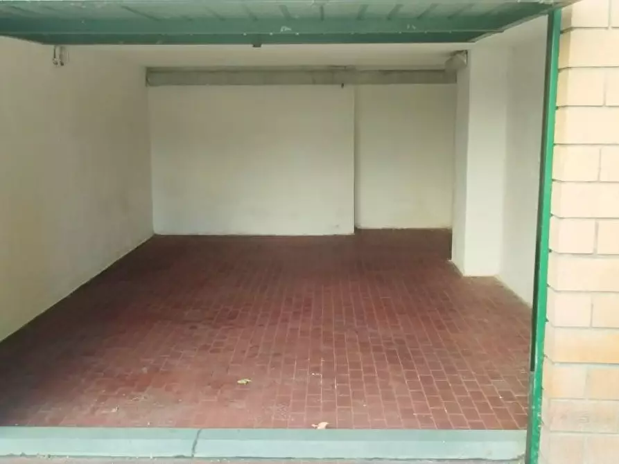 Immagine 18 di Appartamento in vendita  a Carrara