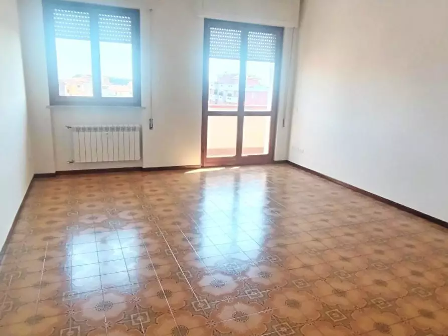 Immagine 3 di Appartamento in vendita  a Carrara