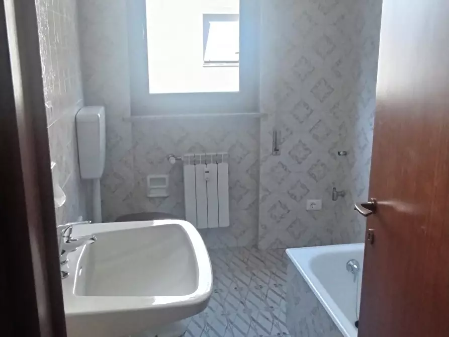 Immagine 16 di Appartamento in vendita  a Carrara