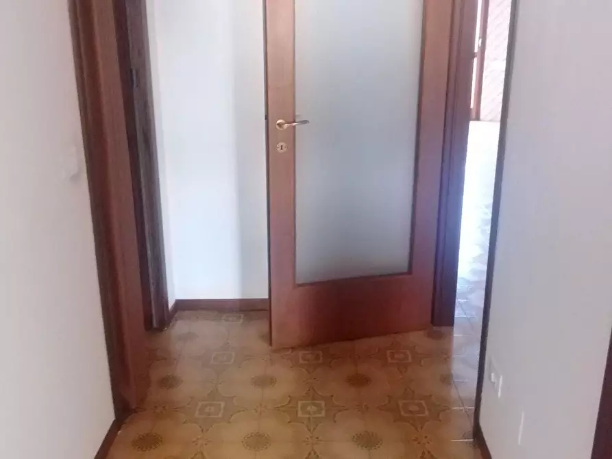 Immagine 10 di Appartamento in vendita  a Carrara