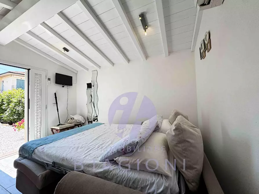 Immagine 6 di Porzione di casa in vendita  a Pietrasanta