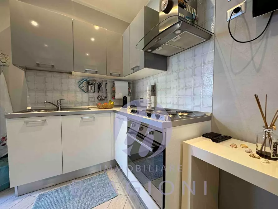 Immagine 15 di Porzione di casa in vendita  a Pietrasanta