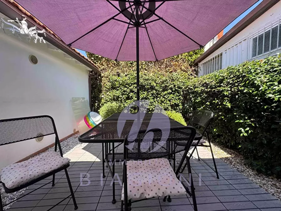 Immagine 9 di Porzione di casa in vendita  a Pietrasanta