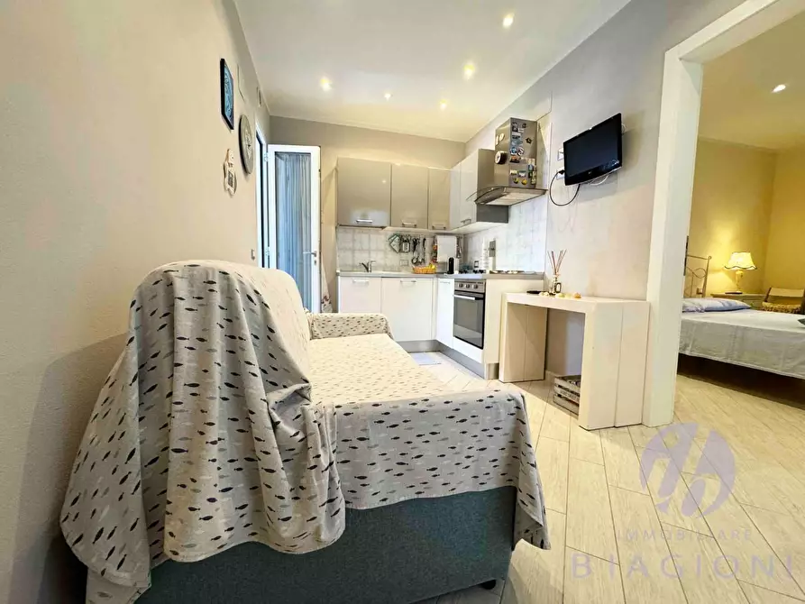 Immagine 13 di Porzione di casa in vendita  a Pietrasanta