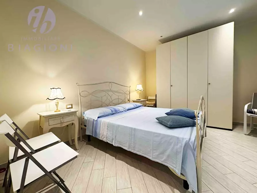 Immagine 18 di Porzione di casa in vendita  a Pietrasanta