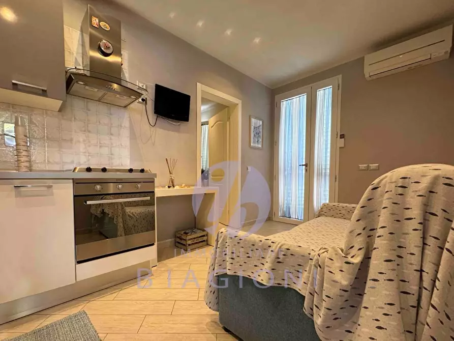 Immagine 17 di Porzione di casa in vendita  a Pietrasanta