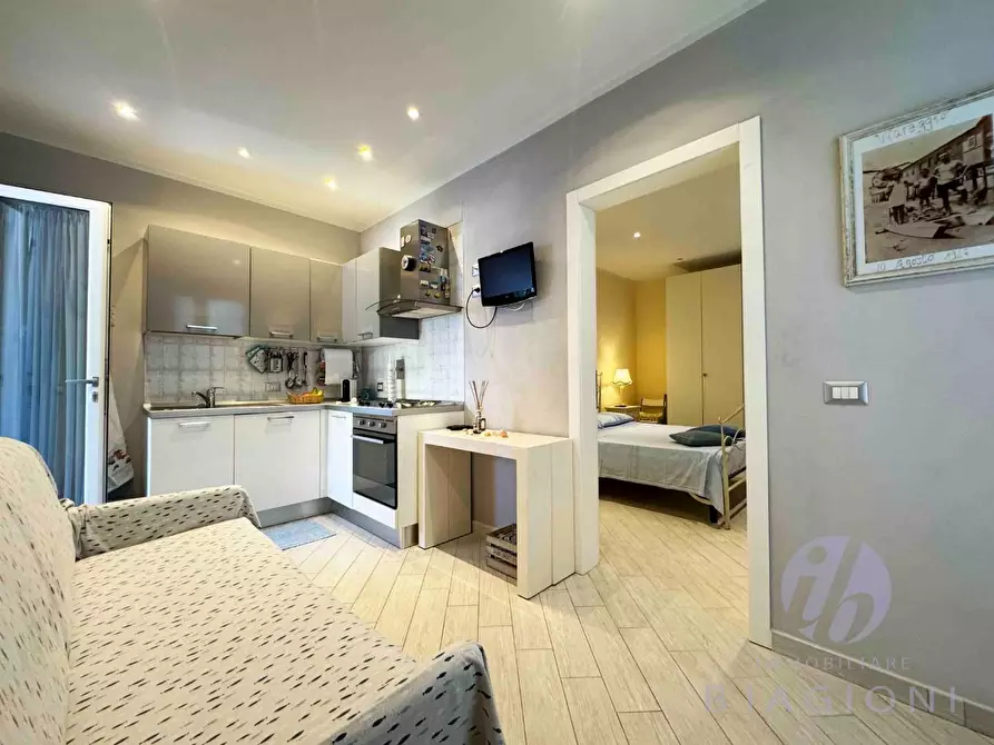 Immagine 12 di Porzione di casa in vendita  a Pietrasanta