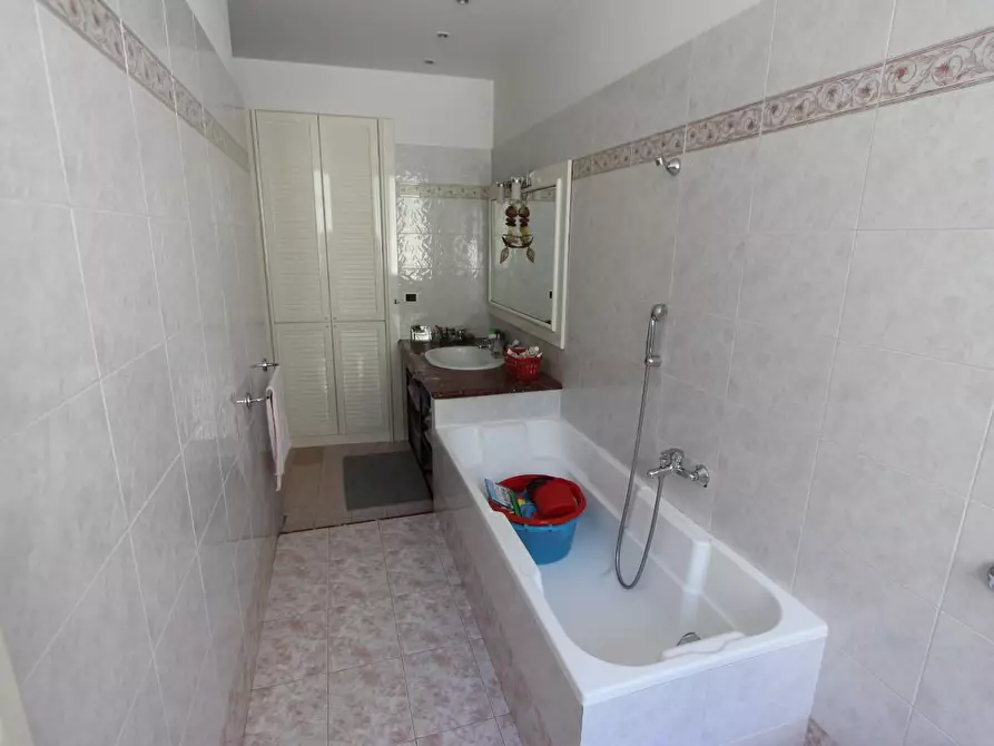 Immagine 21 di Appartamento in vendita  a La Spezia