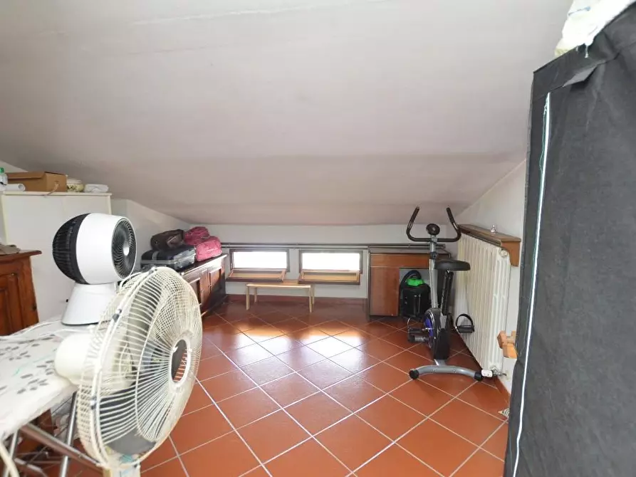 Immagine 12 di Villa in vendita  a Lucca