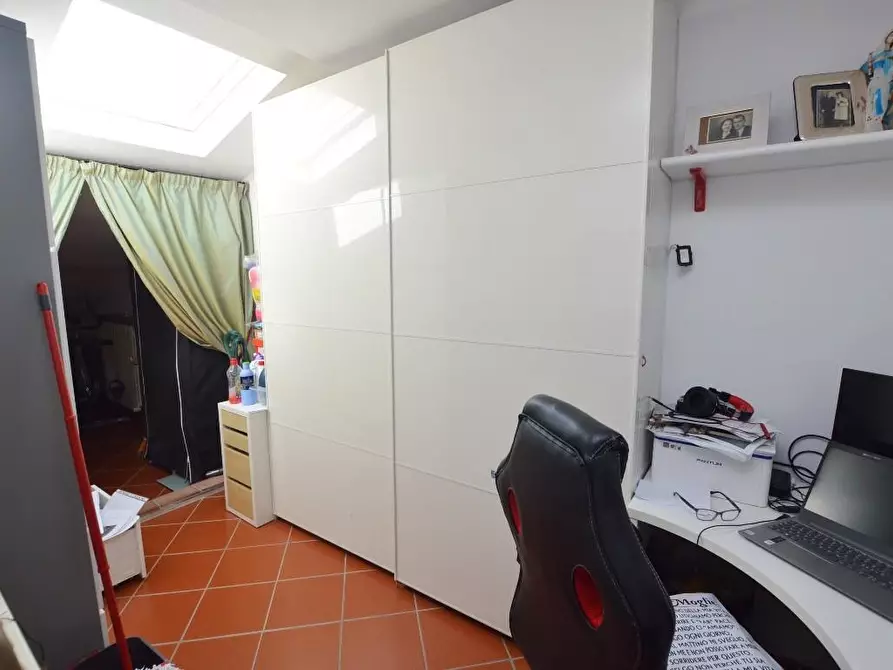 Immagine 11 di Villa in vendita  a Lucca