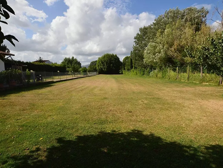 Immagine 23 di Villa in vendita  a Lucca