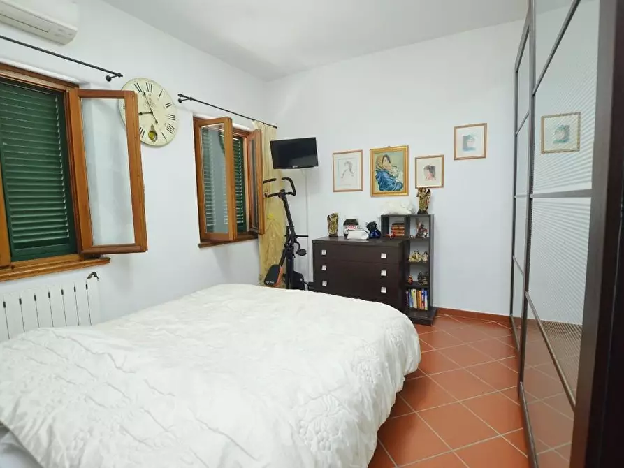 Immagine 10 di Villa in vendita  a Lucca