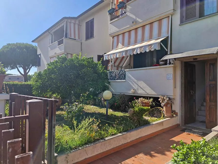 Immagine 35 di Appartamento in vendita  a Campiglia Marittima